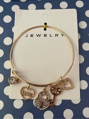 Chloe Accessory NWT Gold-Tone Heart & Lock Charm Bangle Bracelet